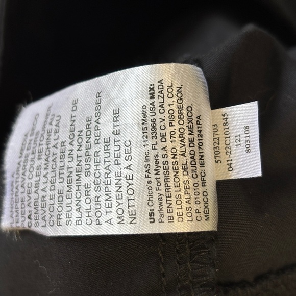 Chico's 3 / US 16 Black Cotton Stretch Crop Capris Pants - Picture 4 of 7